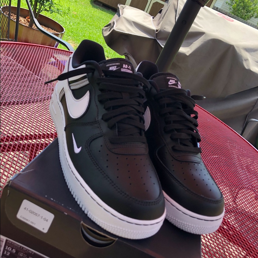 Black and White Airforces